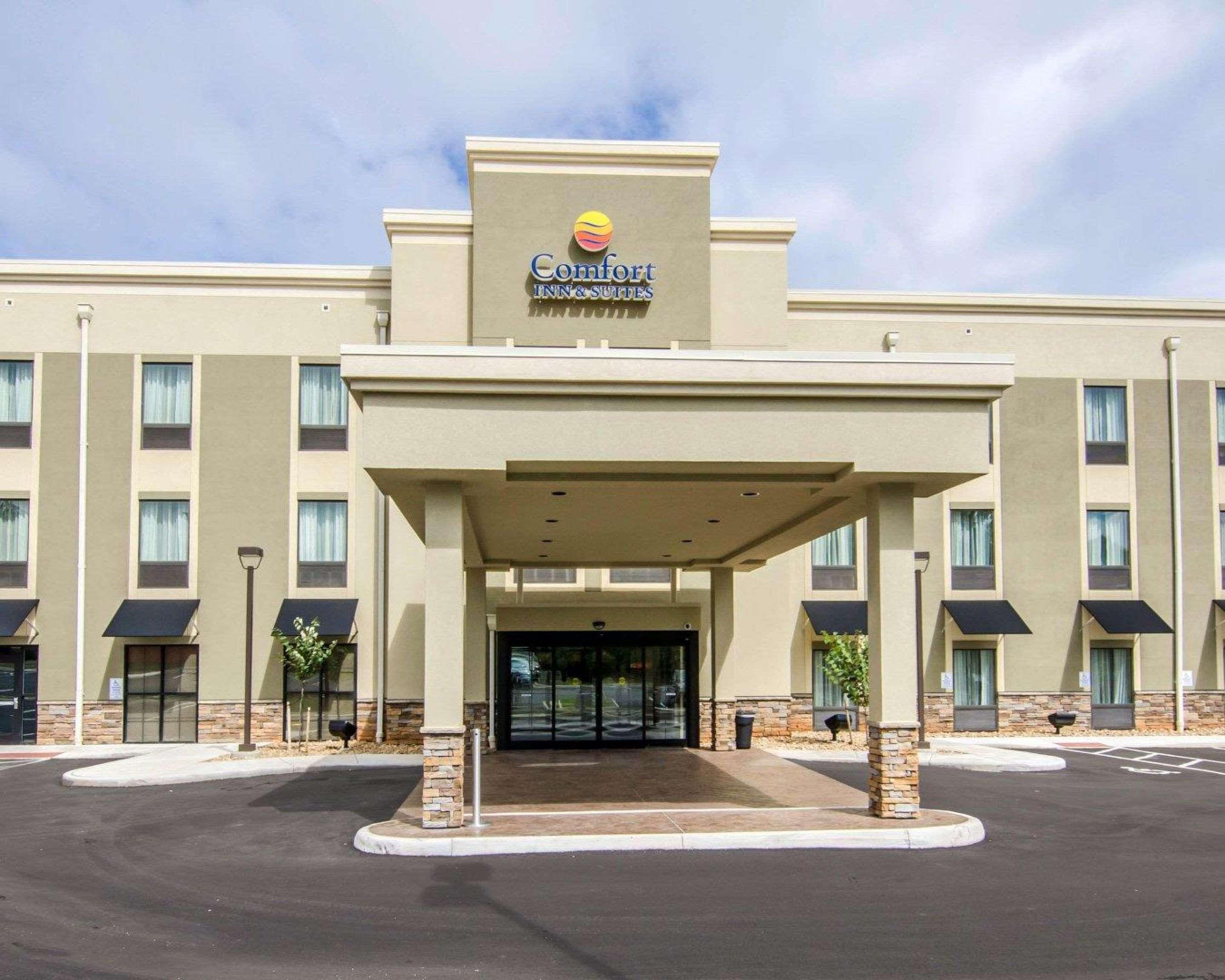 Comfort Inn & Suites Lynchburg Airport - University Area Exterior foto